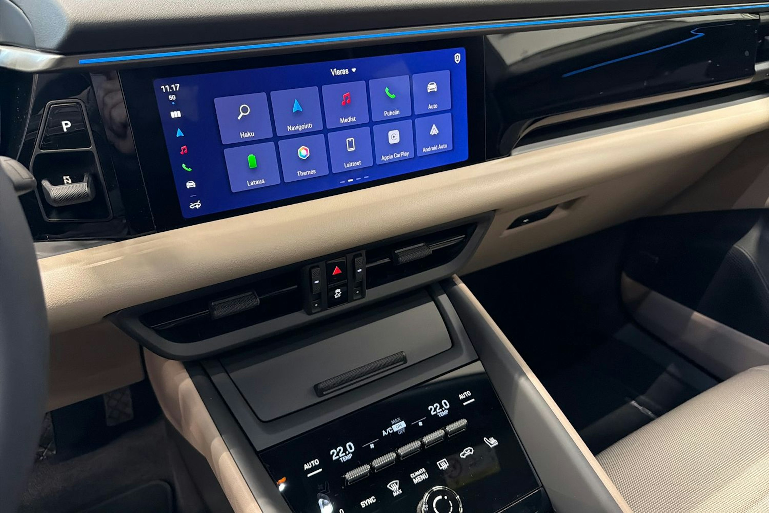 harmaa Porsche Macan 2025 kuva 11.