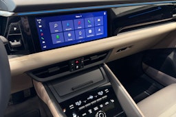 harmaa Porsche Macan 2025 kuva 11.