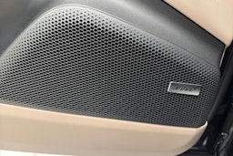 harmaa Porsche Macan 2025 kuva 14.