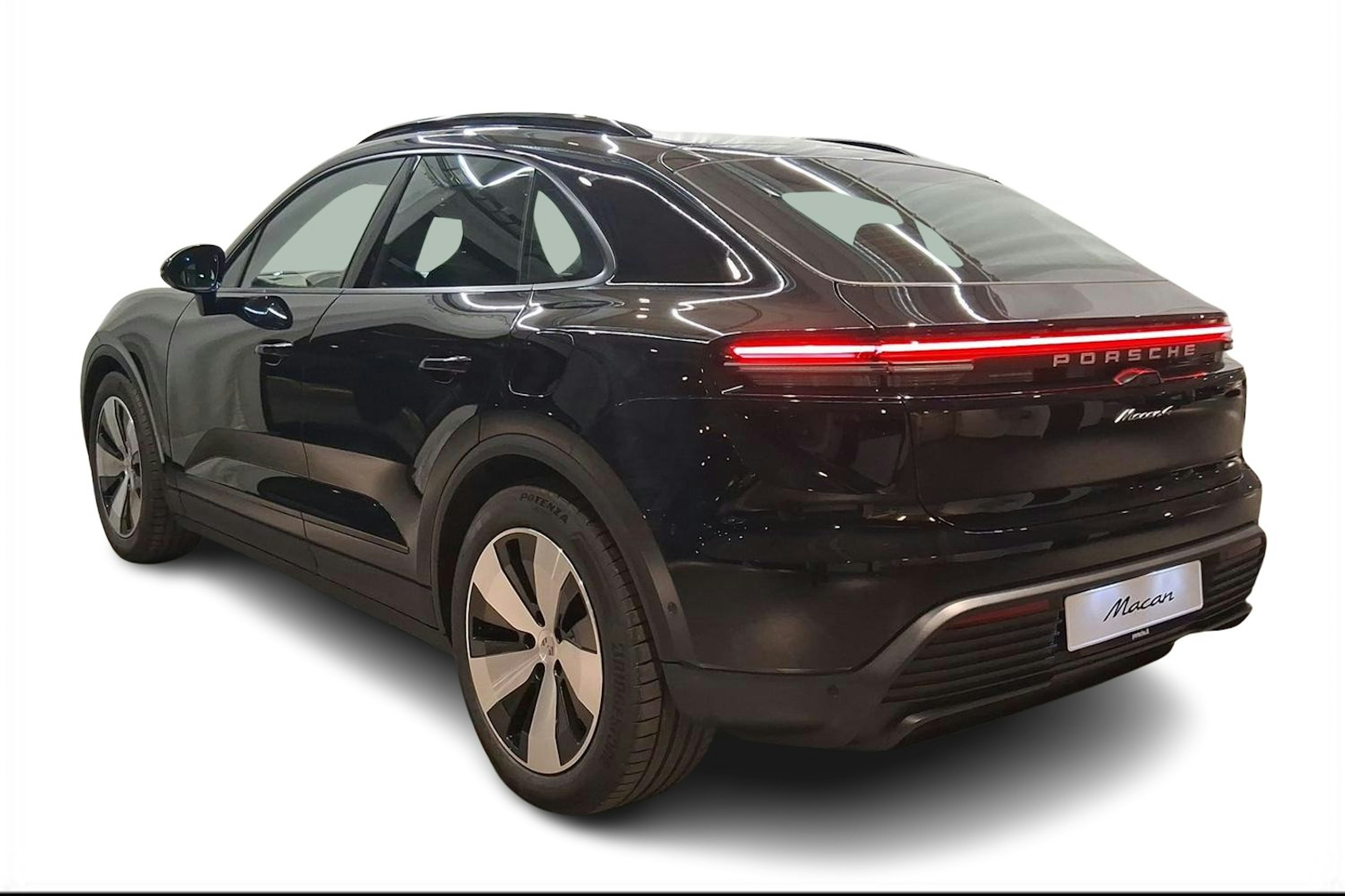 musta Porsche Macan 2025 kuva 2.