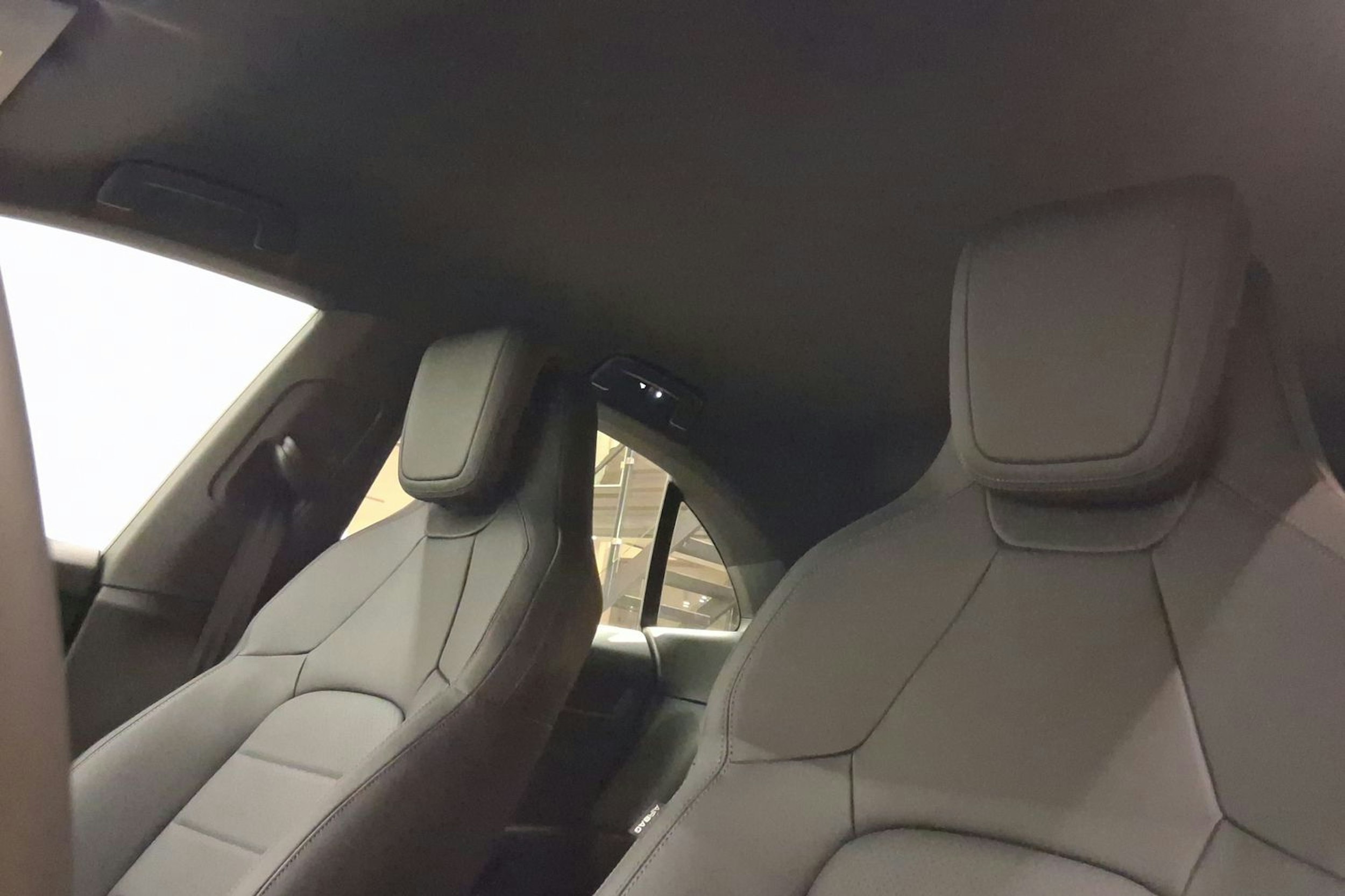 musta Porsche Macan 2025 kuva 12.