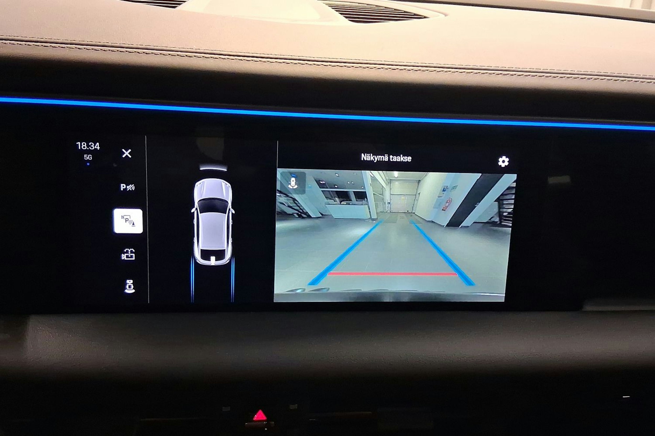 musta Porsche Macan 2025 kuva 15.