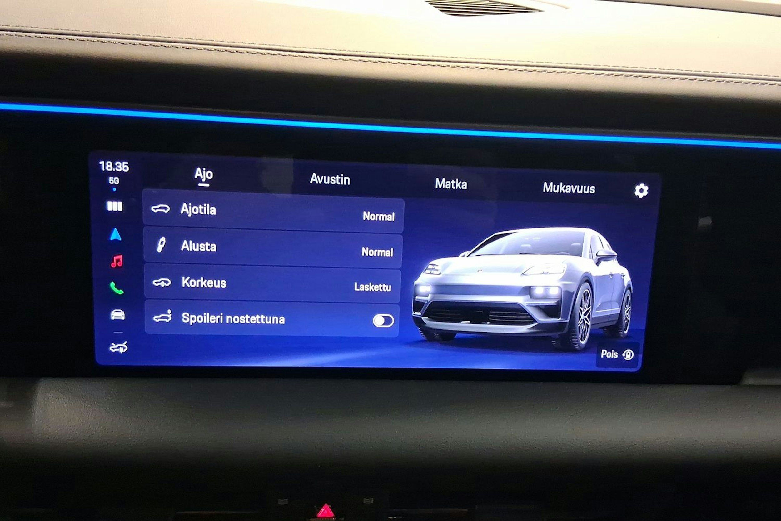 musta Porsche Macan 2025 kuva 16.