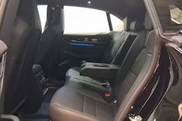 musta Porsche Macan 2025 kuva 18.