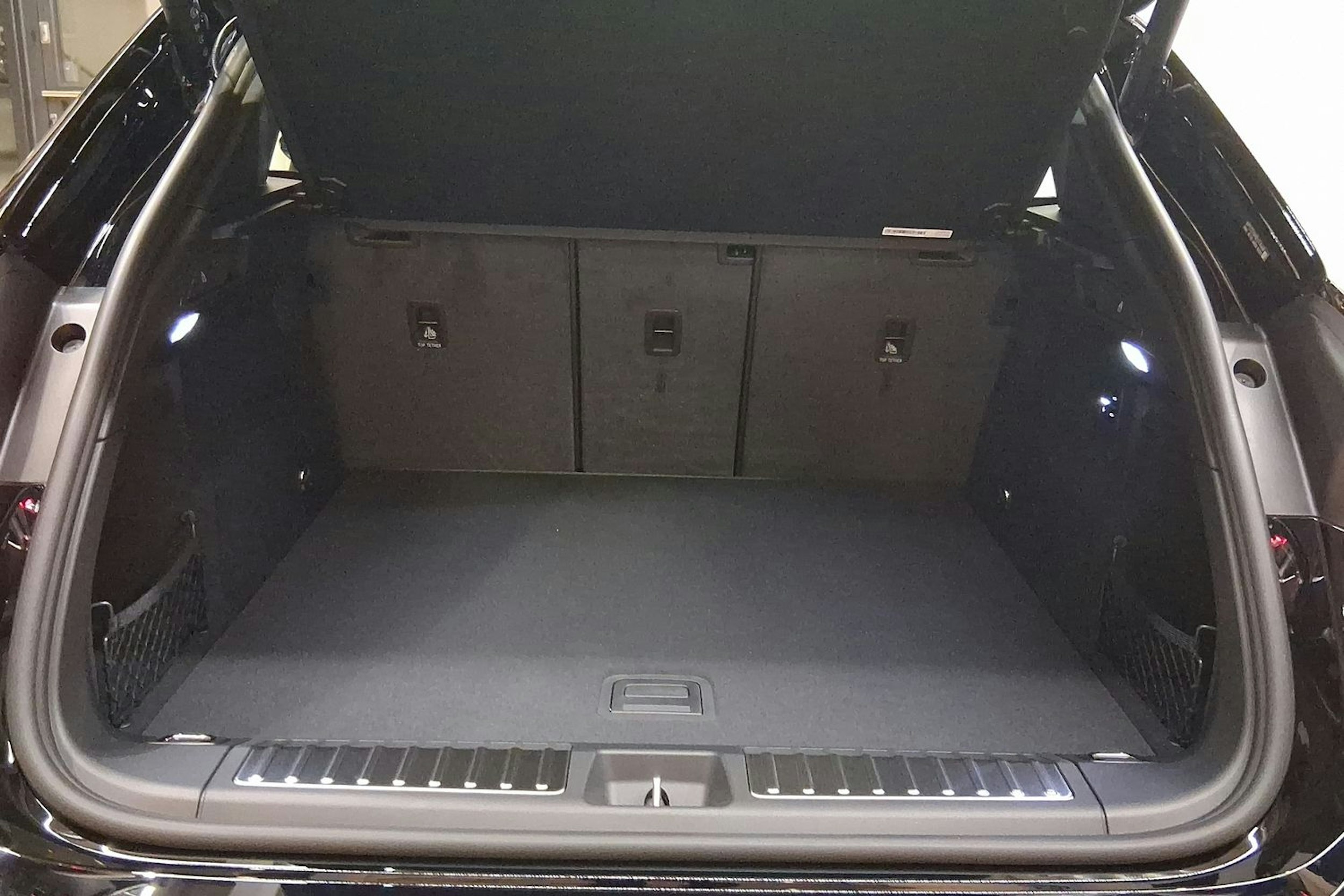 musta Porsche Macan 2025 kuva 19.