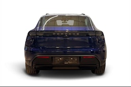 sininen Porsche Macan 2025 kuva 3.