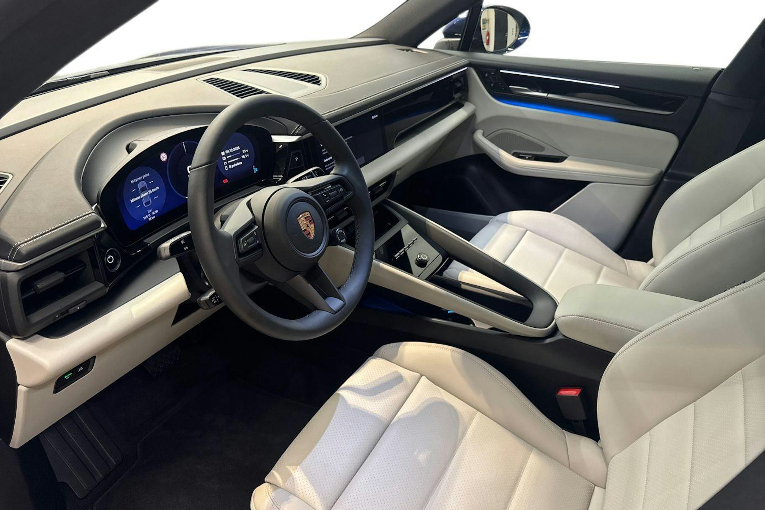 sininen Porsche Macan 2025 kuva 6.