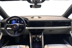 sininen Porsche Macan 2025 kuva 7.