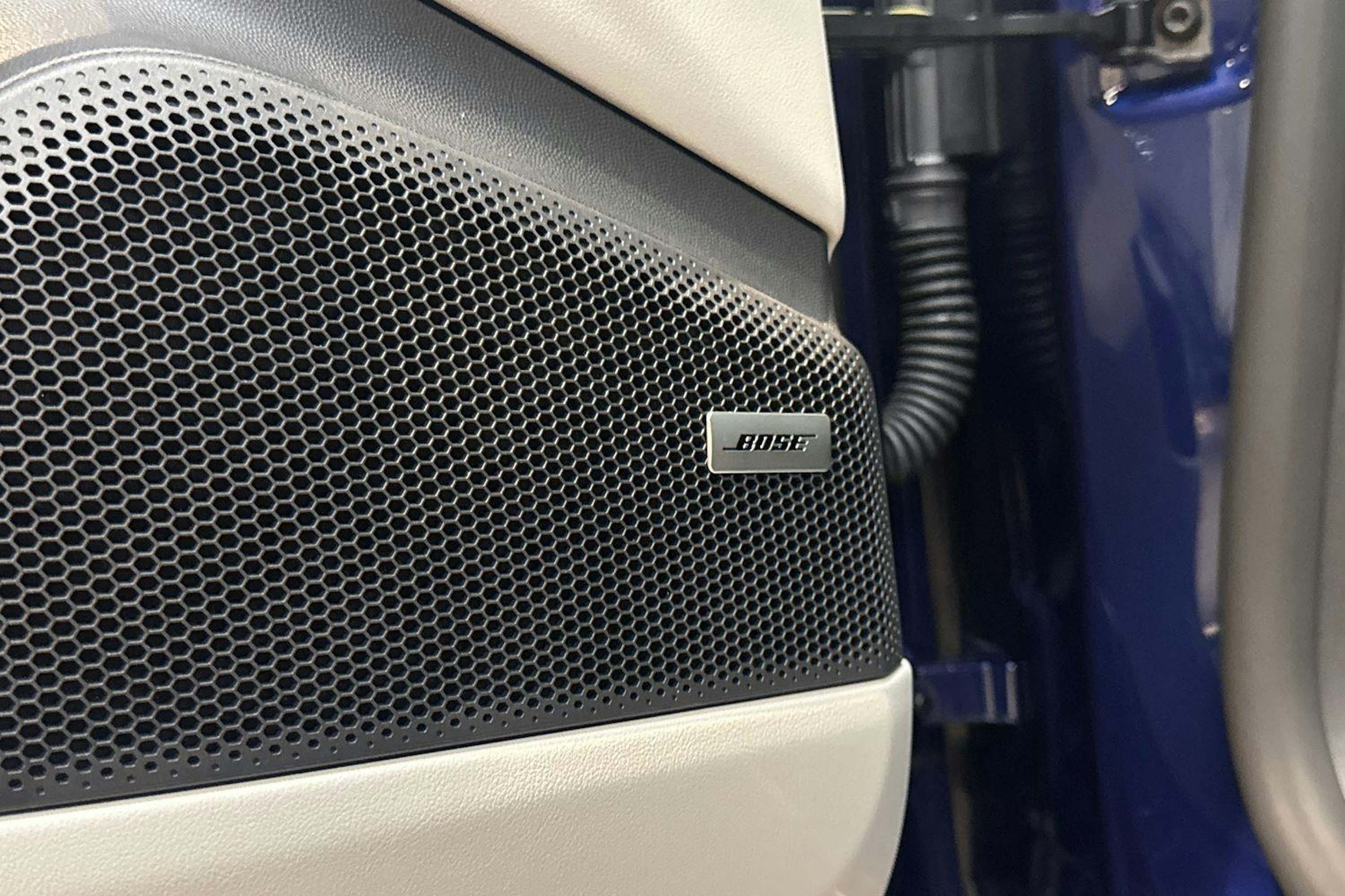 sininen Porsche Macan 2025 kuva 12.