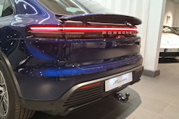 sininen Porsche Macan 2025 kuva 22.