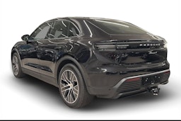 musta Porsche Macan 2025 kuva 2.