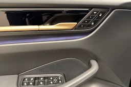 musta Porsche Macan 2025 kuva 13.