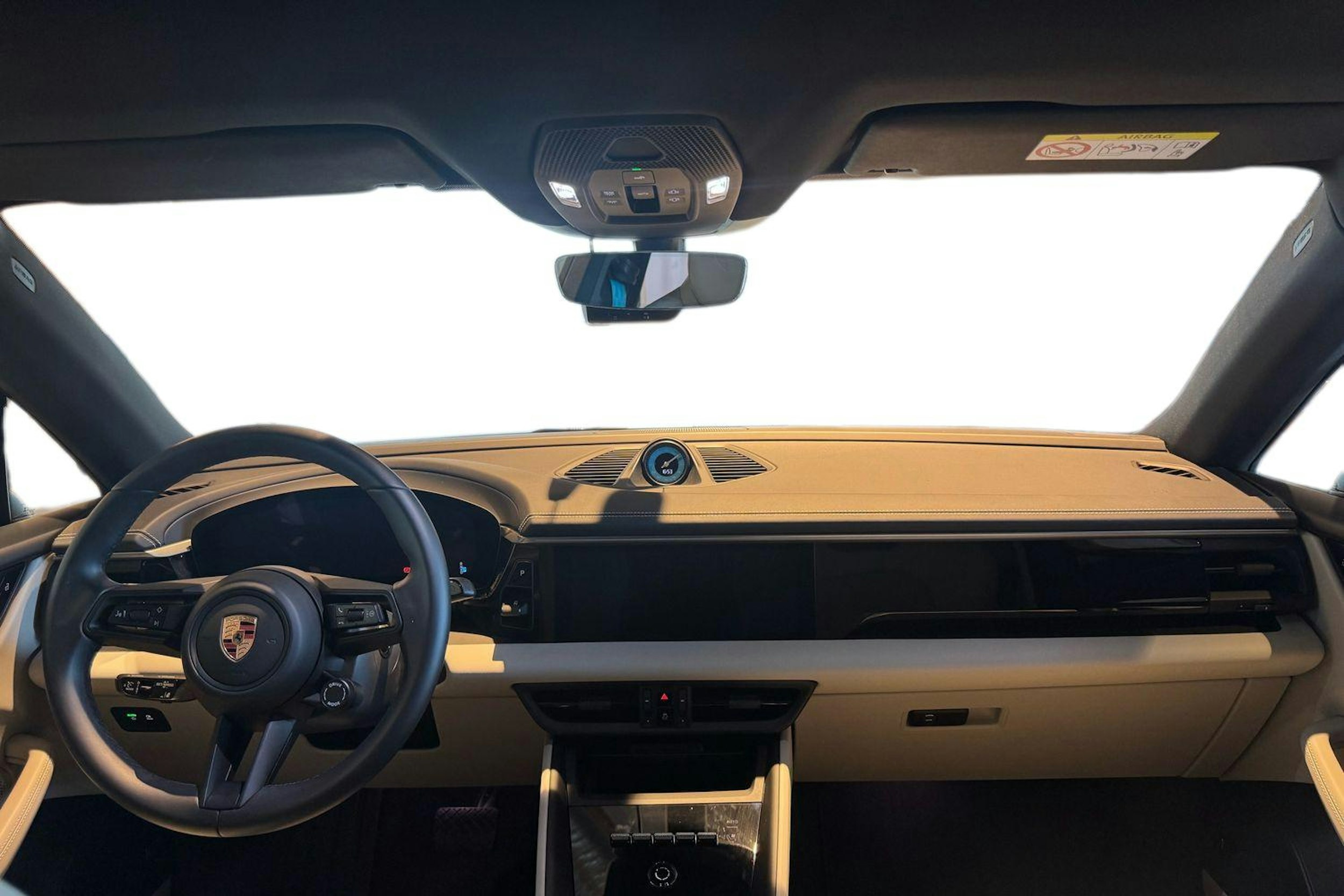 harmaa Porsche Macan 2025 kuva 7.