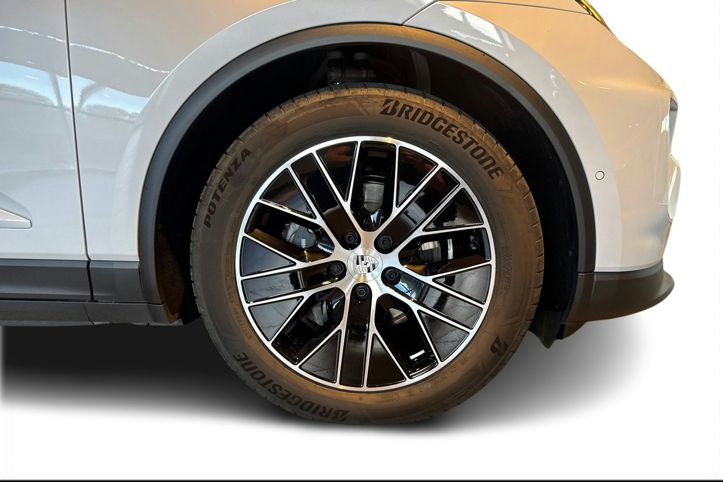 harmaa Porsche Macan 2025 kuva 9.