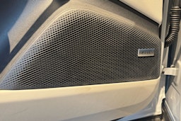 harmaa Porsche Macan 2025 kuva 11.