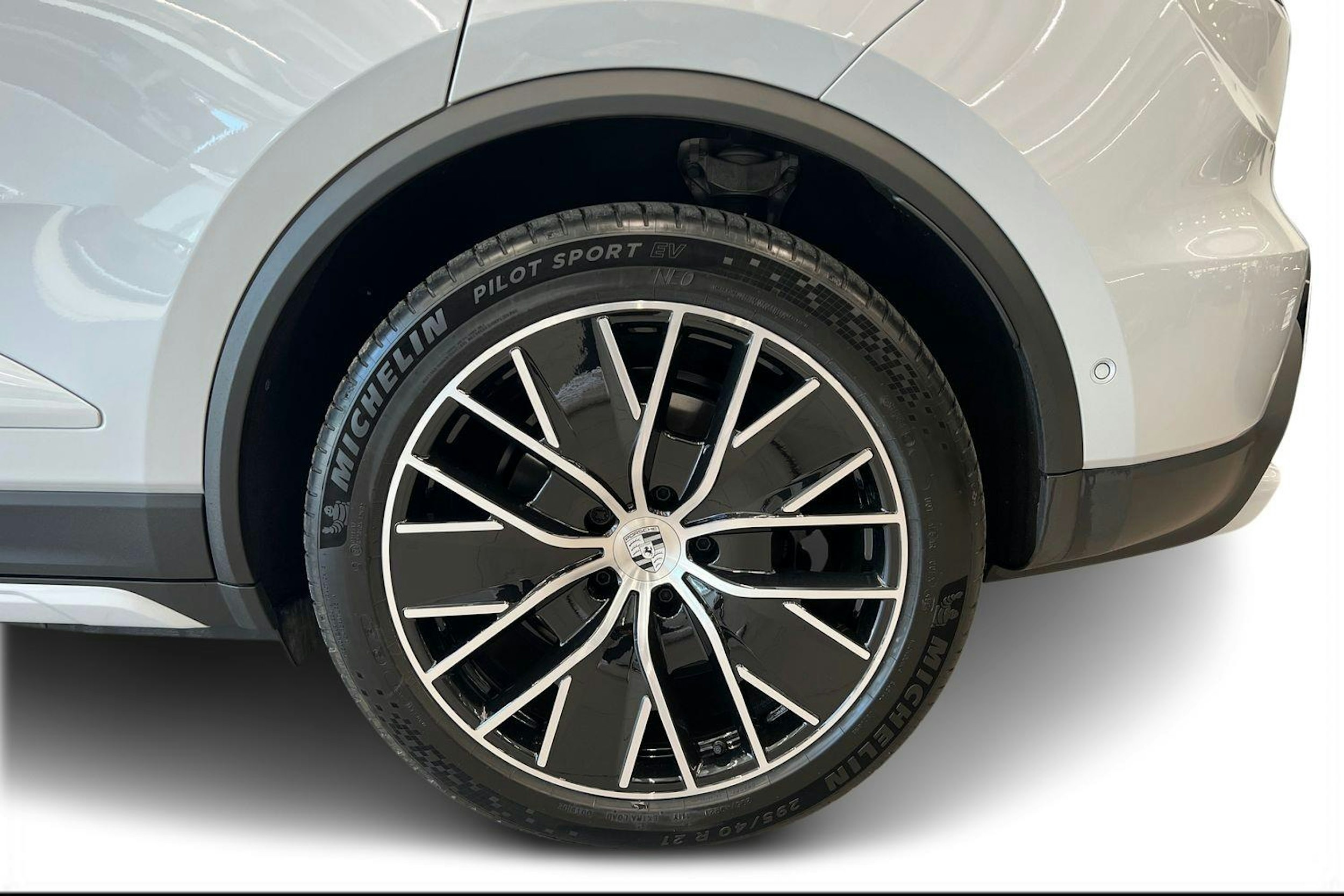 harmaa Porsche Macan 2025 kuva 8.
