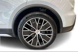 harmaa Porsche Macan 2025 kuva 8.