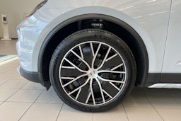 harmaa Porsche Macan 2025 kuva 9.