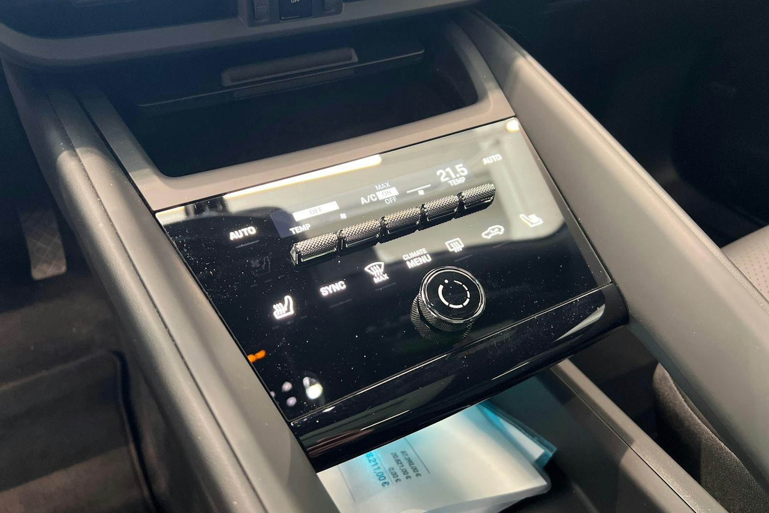 harmaa Porsche Macan 2025 kuva 12.