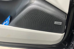 harmaa Porsche Macan 2025 kuva 17.