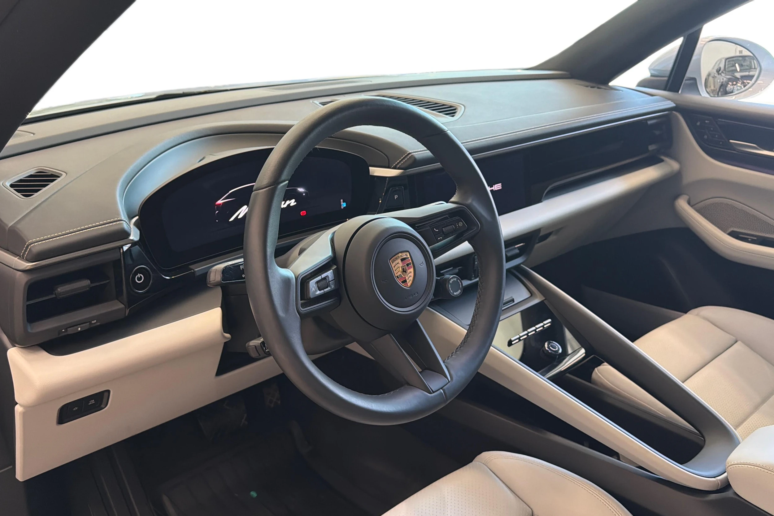 Harmaa Porsche Macan 2025 kuva 6.