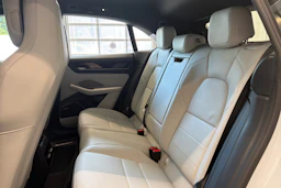 Harmaa Porsche Macan 2025 kuva 10.