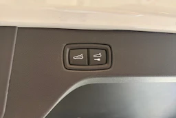 Harmaa Porsche Macan 2025 kuva 12.