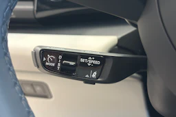 Harmaa Porsche Macan 2025 kuva 19.