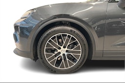 harmaa Porsche Macan 2025 kuva 6.