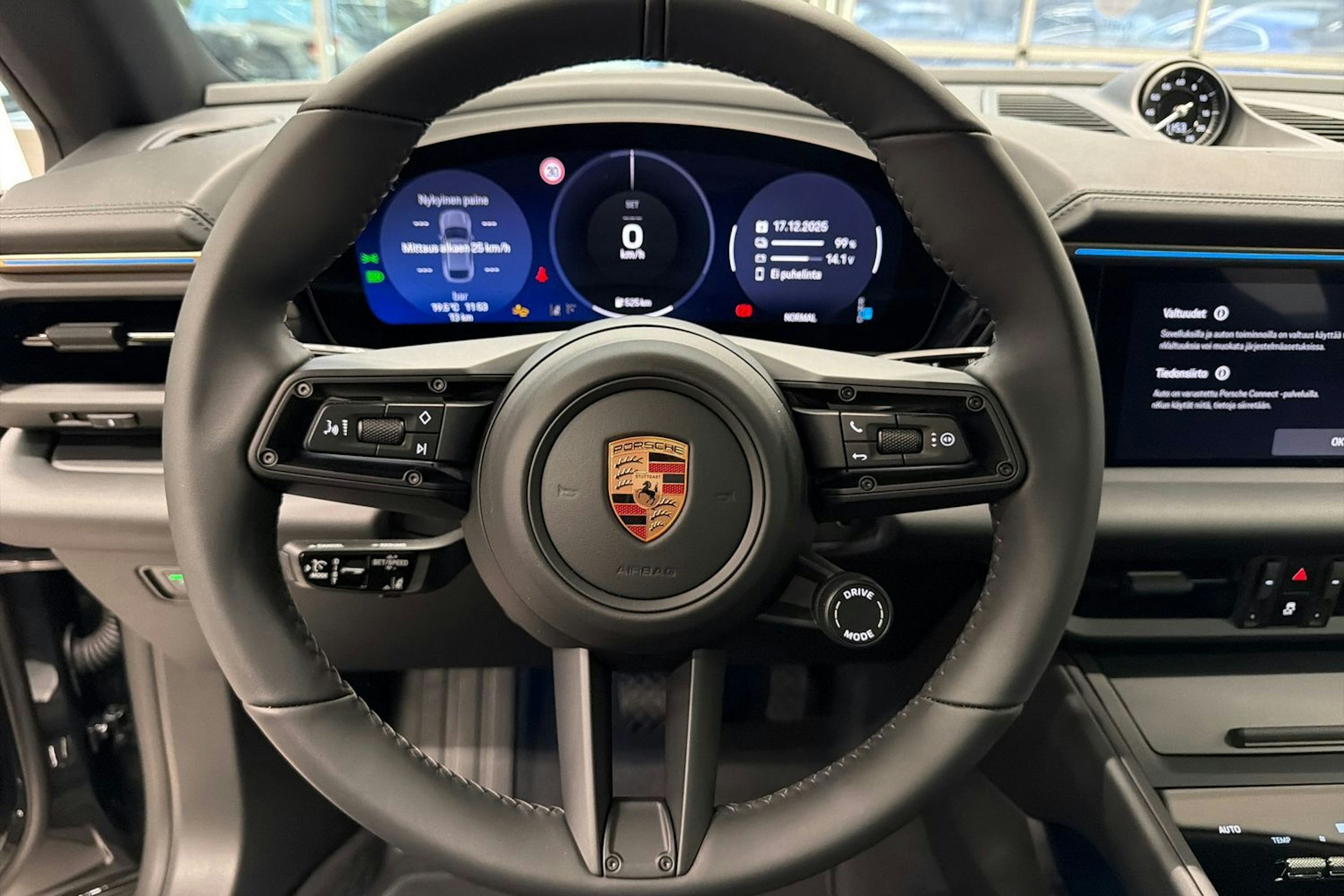 harmaa Porsche Macan 2025 kuva 7.