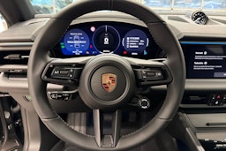 harmaa Porsche Macan 2025 kuva 7.