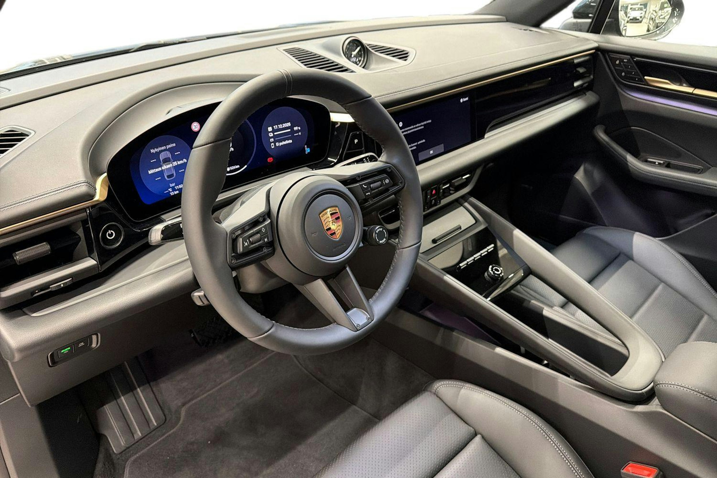 harmaa Porsche Macan 2025 kuva 9.