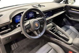 harmaa Porsche Macan 2025 kuva 9.