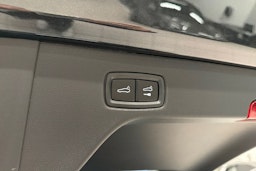 harmaa Porsche Macan 2025 kuva 12.