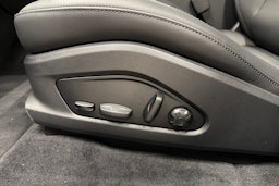 harmaa Porsche Macan 2025 kuva 14.