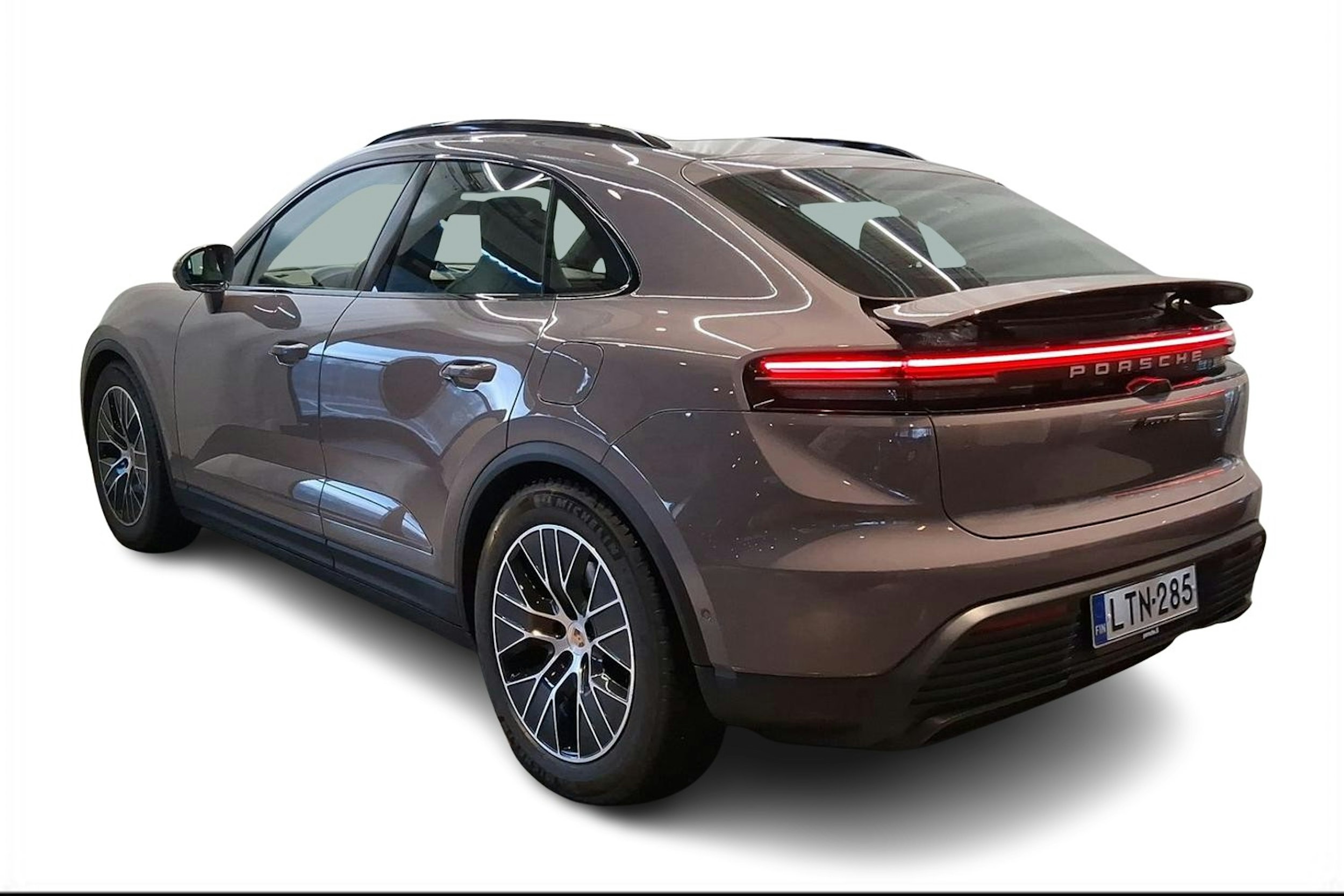 violetti Porsche Macan 2025 kuva 2.
