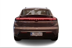 violetti Porsche Macan 2025 kuva 3.