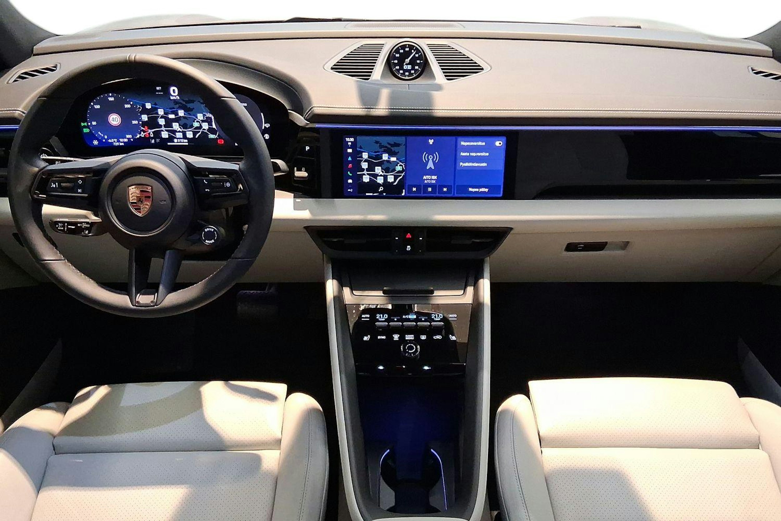 violetti Porsche Macan 2025 kuva 7.