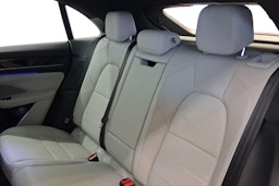 violetti Porsche Macan 2025 kuva 8.