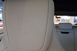 violetti Porsche Macan 2025 kuva 13.