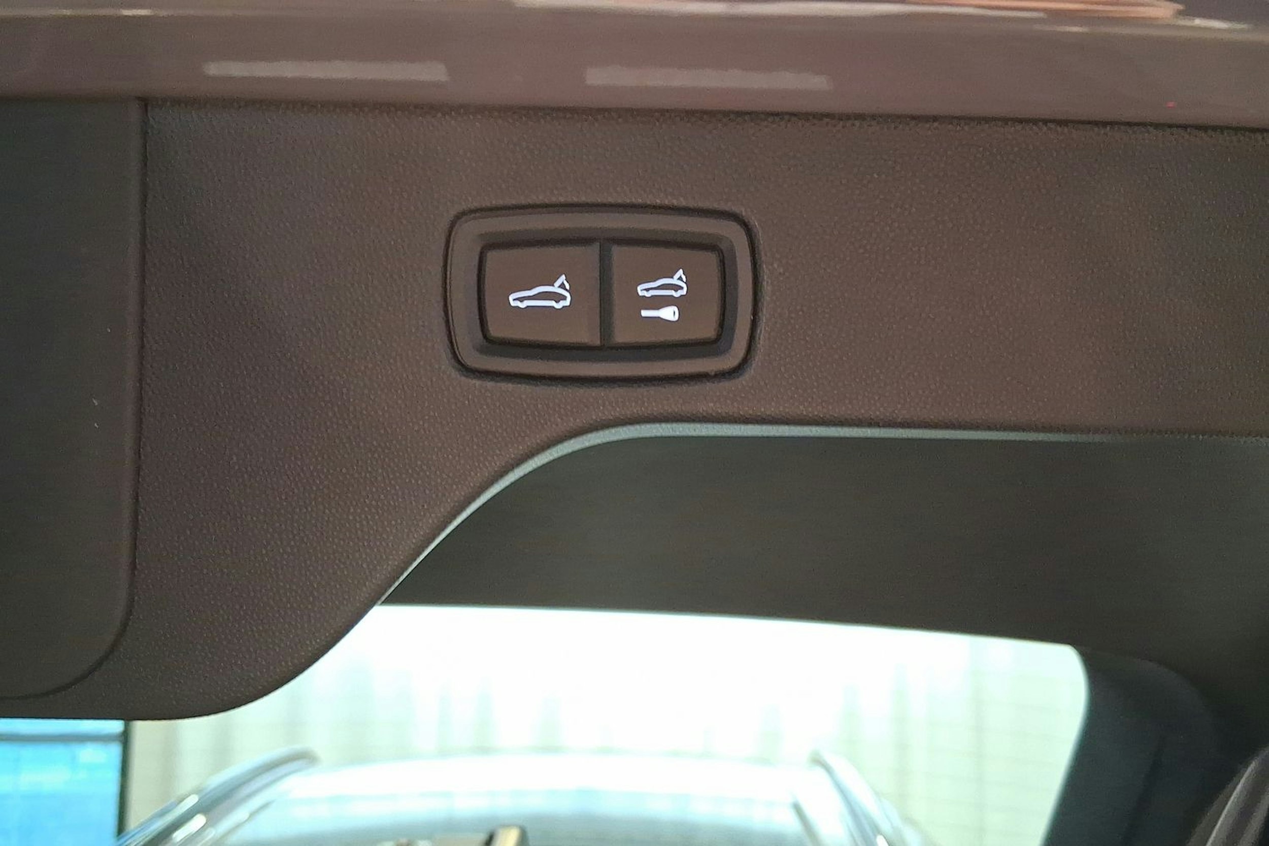 violetti Porsche Macan 2025 kuva 22.