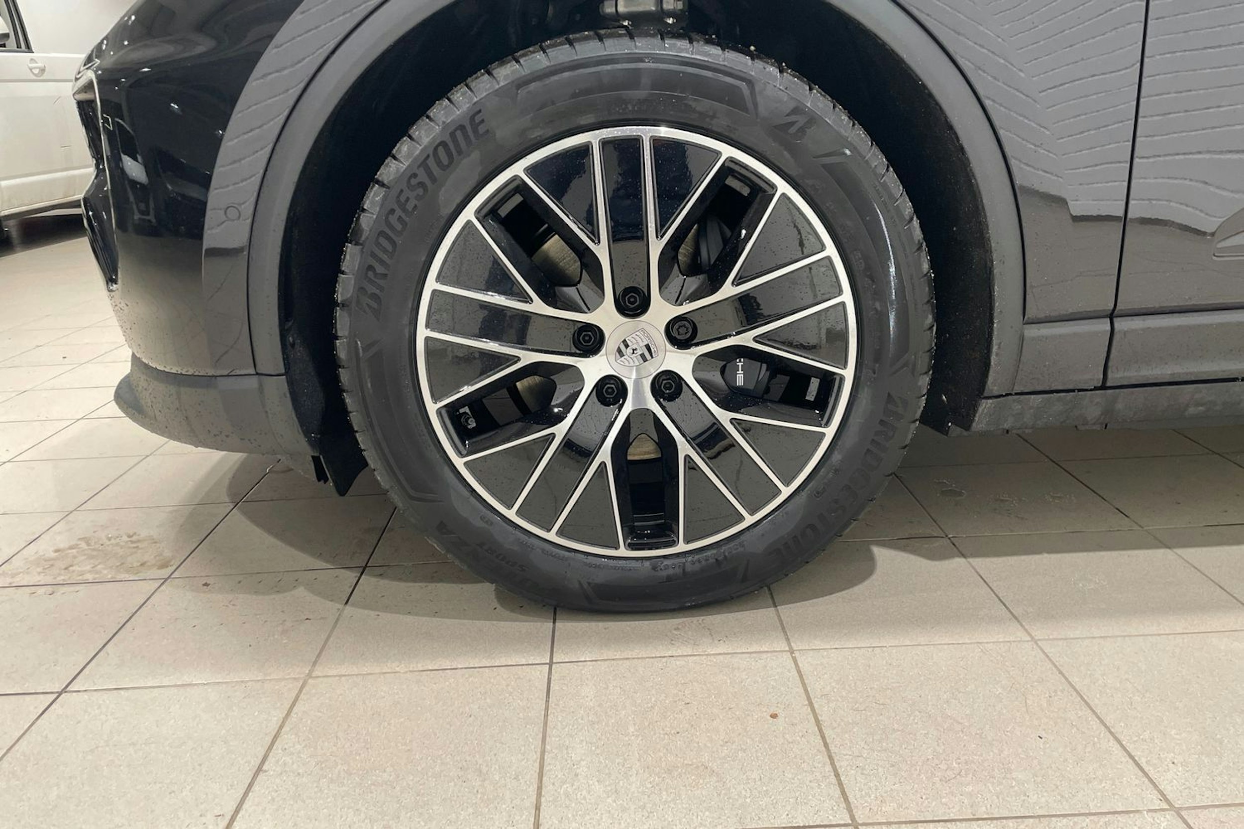 musta Porsche Macan 2025 kuva 10.