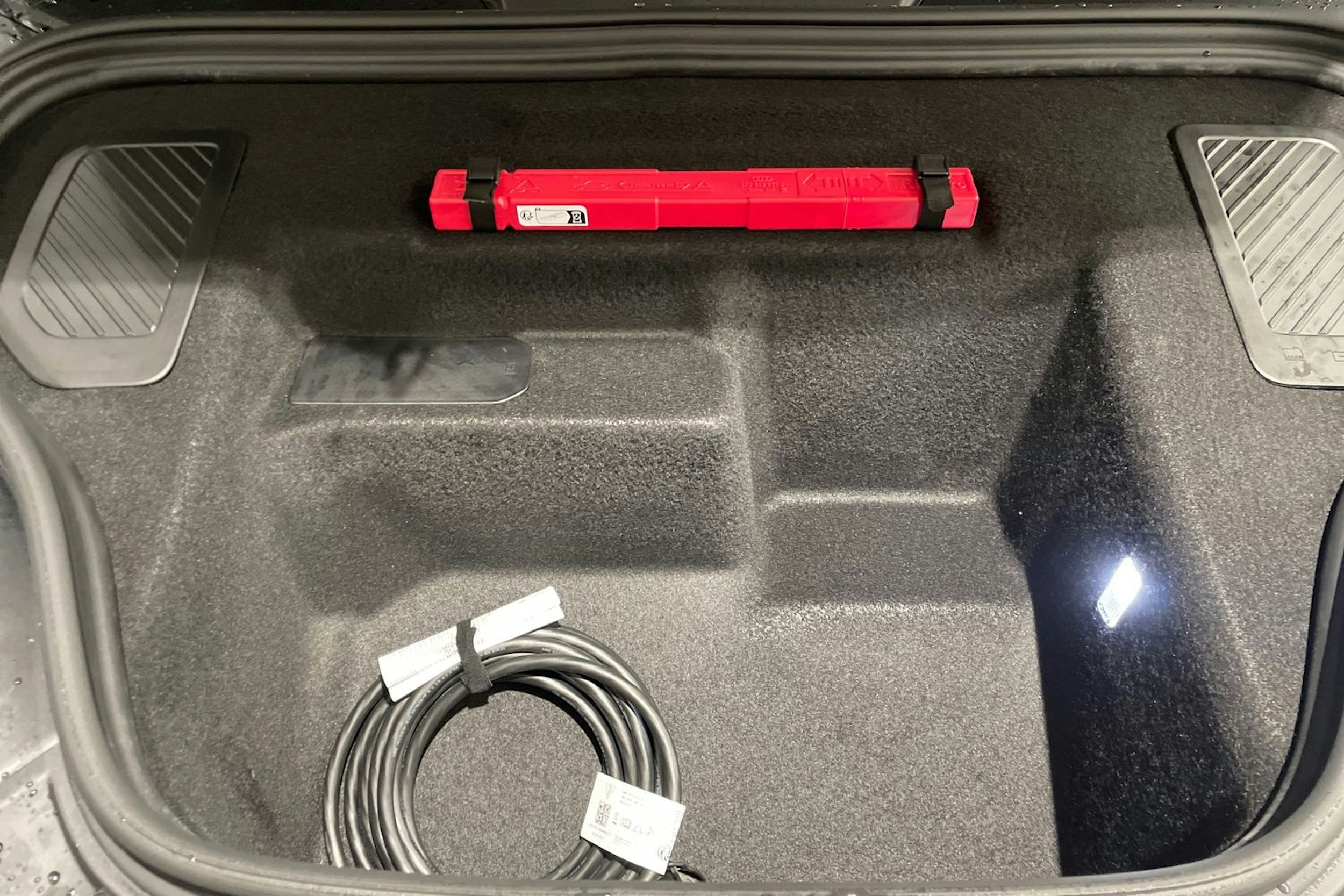 musta Porsche Macan 2025 kuva 14.