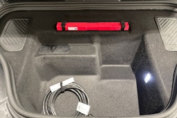 musta Porsche Macan 2025 kuva 14.