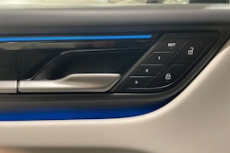 musta Porsche Macan 2025 kuva 19.