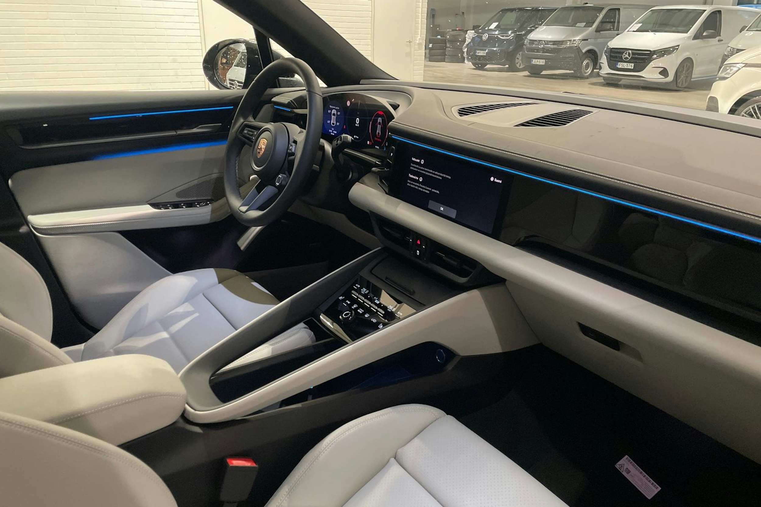 musta Porsche Macan 2025 kuva 22.