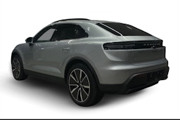 harmaa Porsche Macan 2025 kuva 2.