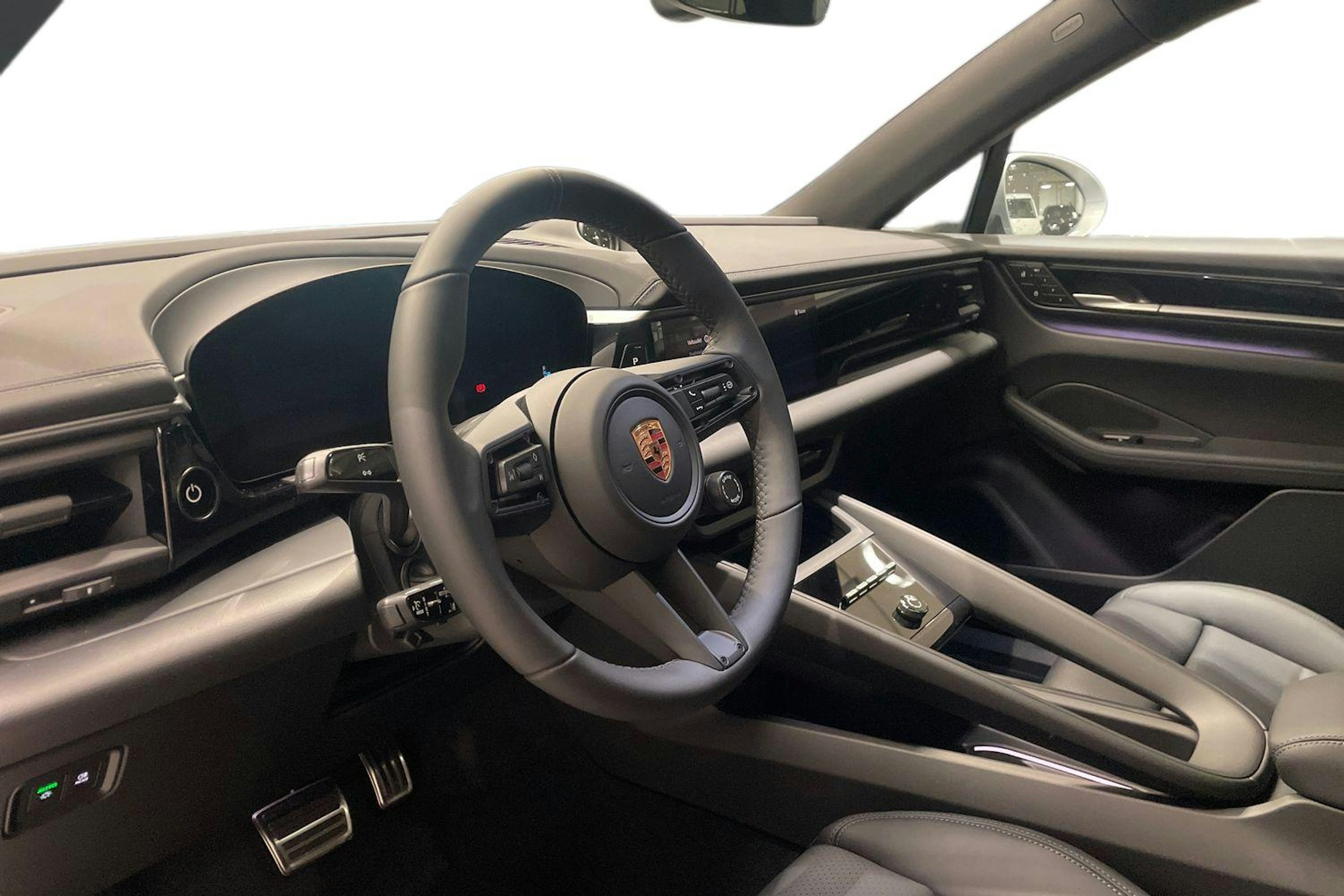 harmaa Porsche Macan 2025 kuva 6.