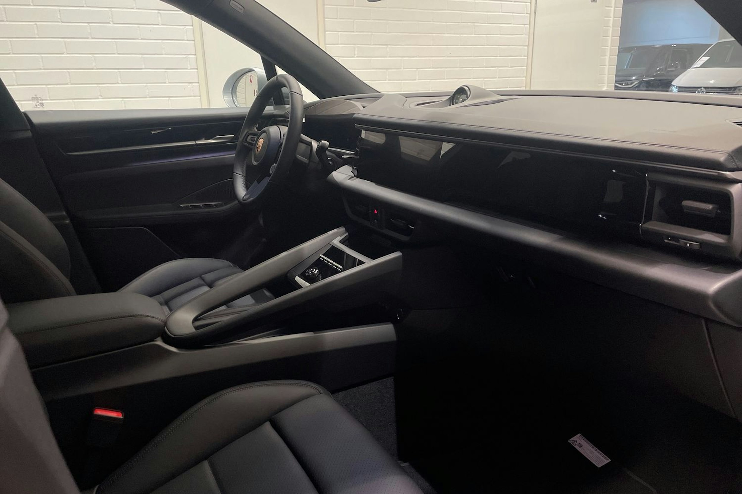 harmaa Porsche Macan 2025 kuva 12.