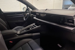 harmaa Porsche Macan 2025 kuva 12.